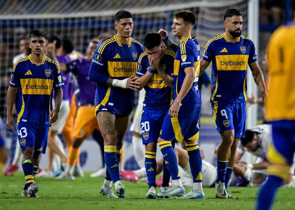 Velasco se lamenta luego de fallar el penal que le dio la victoria a Alianza Lima. Foto: Getty.