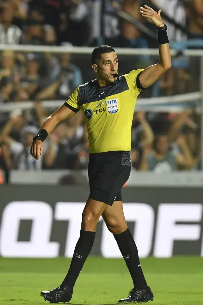 Yael Falcón Pérez será el árbitro para el partido ante Central Córdoba. (Getty Images)