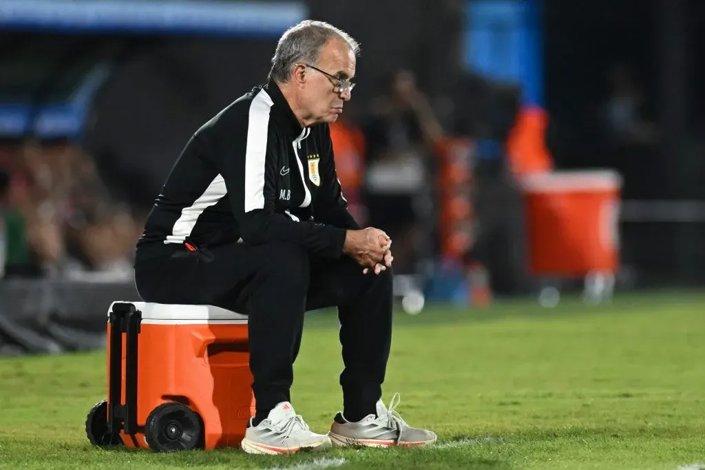 Tensión en Uruguay: hubo un cruce entre Bielsa y los líderes del plantel.
