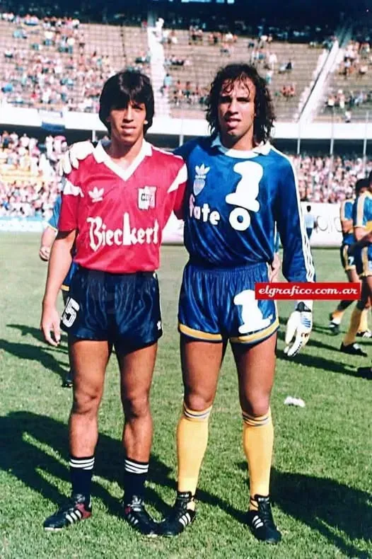 El “Mono” Navarro Montoya junto a su hermano. (El Gráfico)