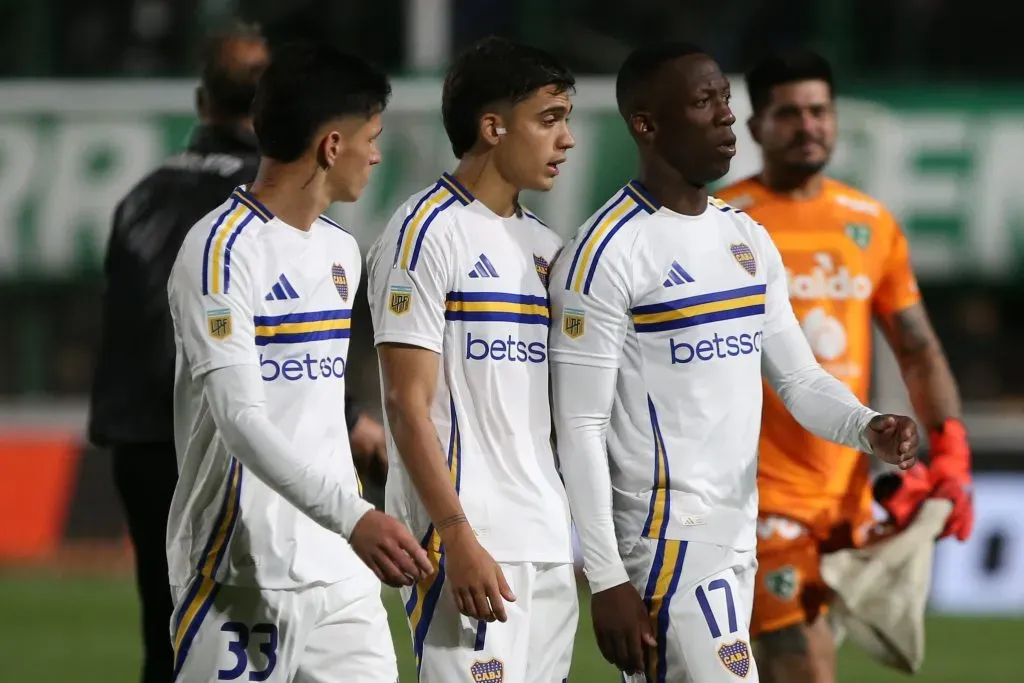Zeballos y Advíncula, en la mira de Guillermo Barros Schelotto. (Getty)