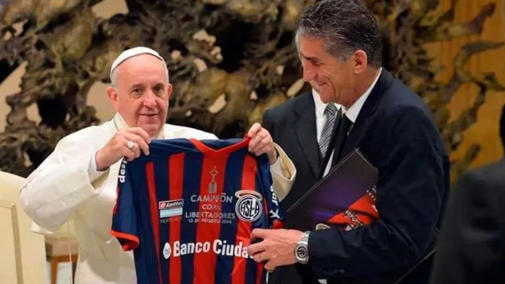 El Papa Francisco recibió a todo el plantel de San Lorenzo en 2014. (Archivo)