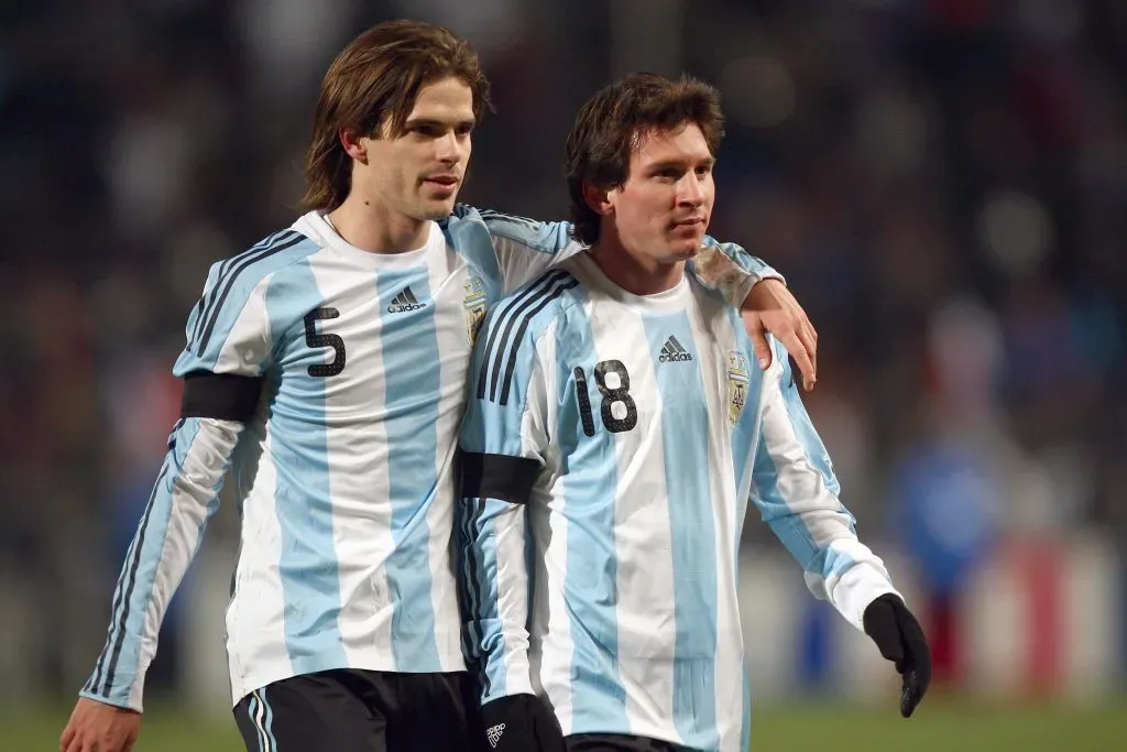 Lionel Messi con Fernando Gago en 2009 (Getty Images)
