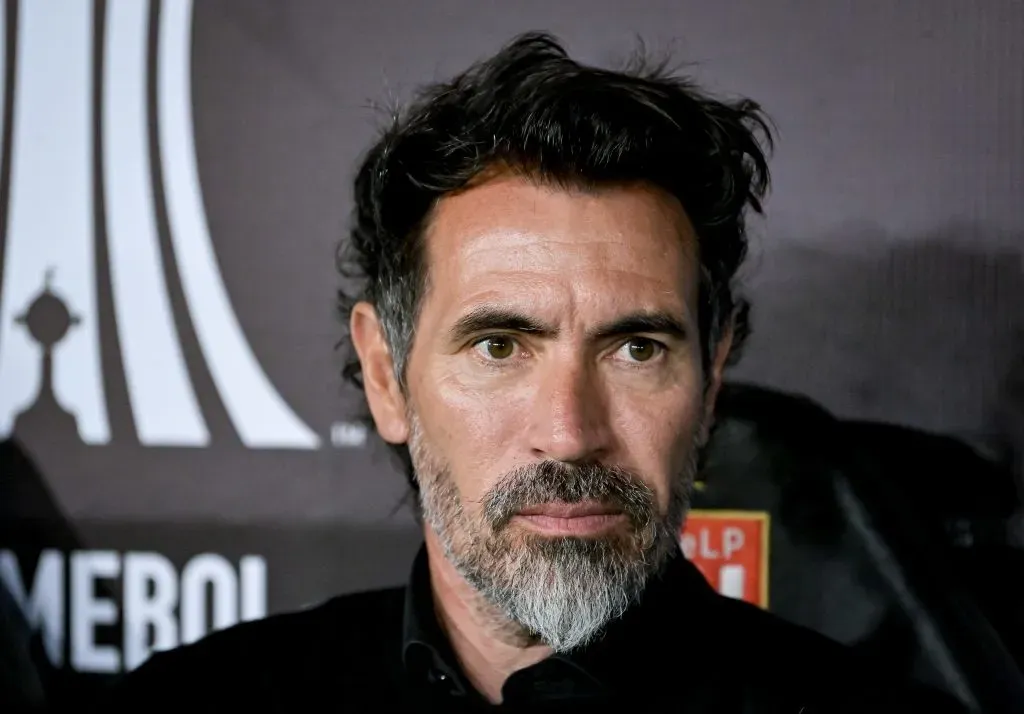 Eduardo Domínguez no se iría de Estudiantes y Boca lo descarta. (Getty)