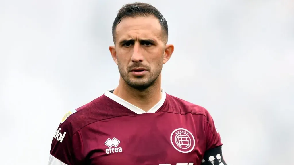 Izquierdoz, uno de los exBoca que volverá a La Bombonera con la camiseta de Lanús.