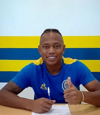 Campaz renovó contrato a inicios de 2025. Foto: Rosario Central Oficial
