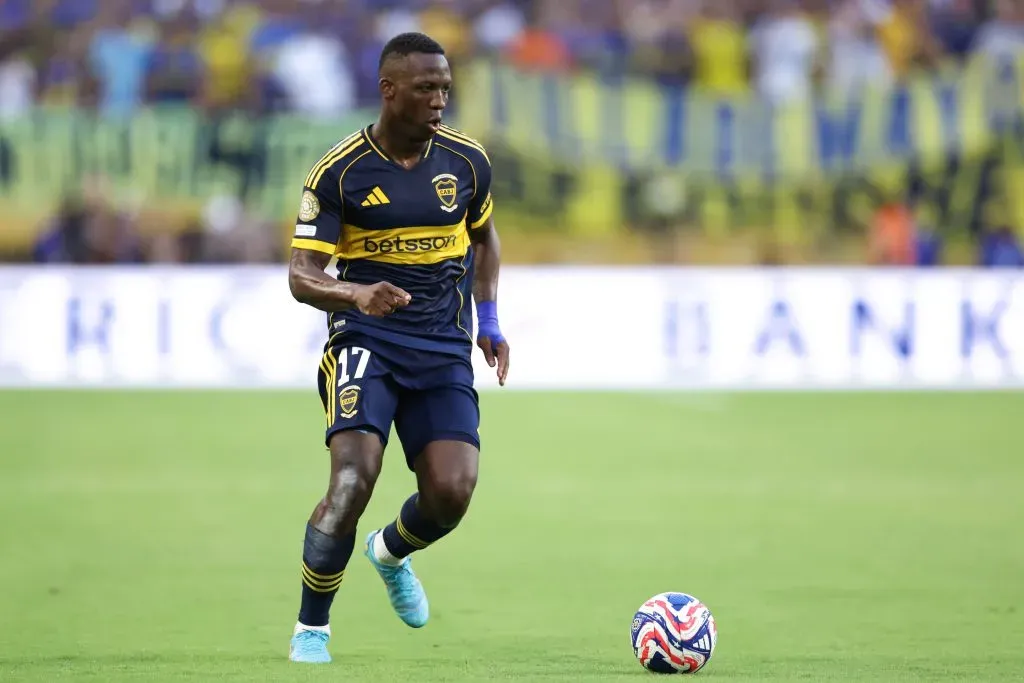 Luis Advíncula no es indiscutible en Boca. (Getty)