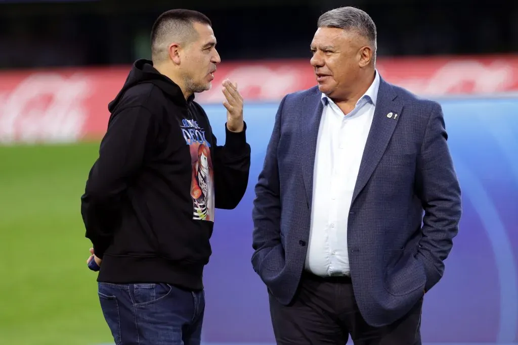 Riquelme posee un fuerte vínculo con Tapia. (Getty)