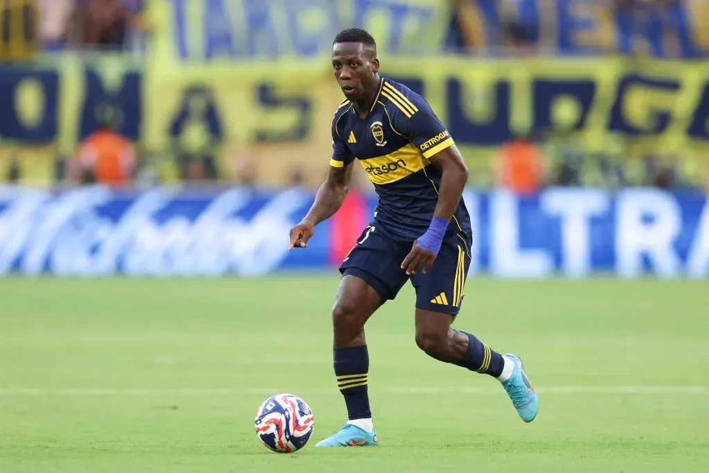 Advíncula podría marcharse de Boca. (Getty)
