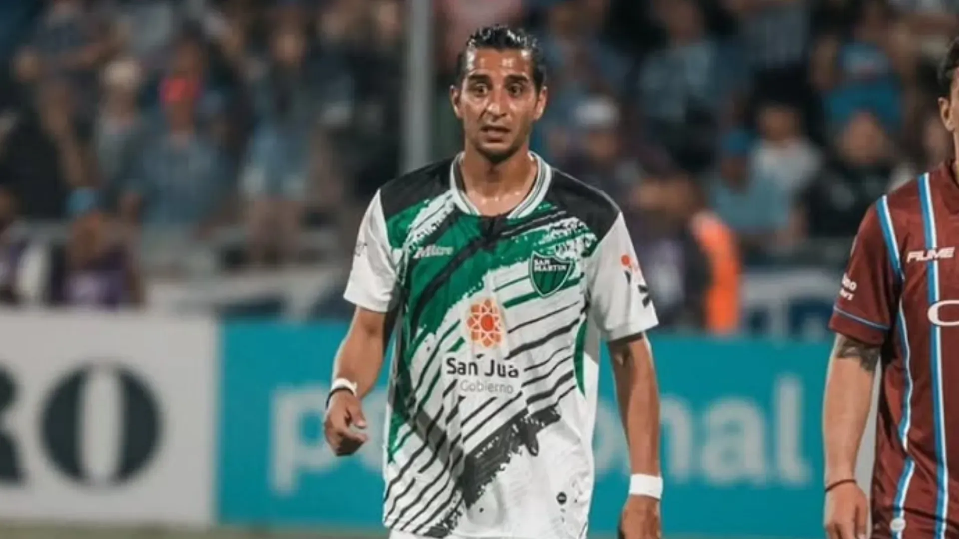 Diego González con la camiseta de San Martín de San Juan. (San Martín de San Juan Oficial)