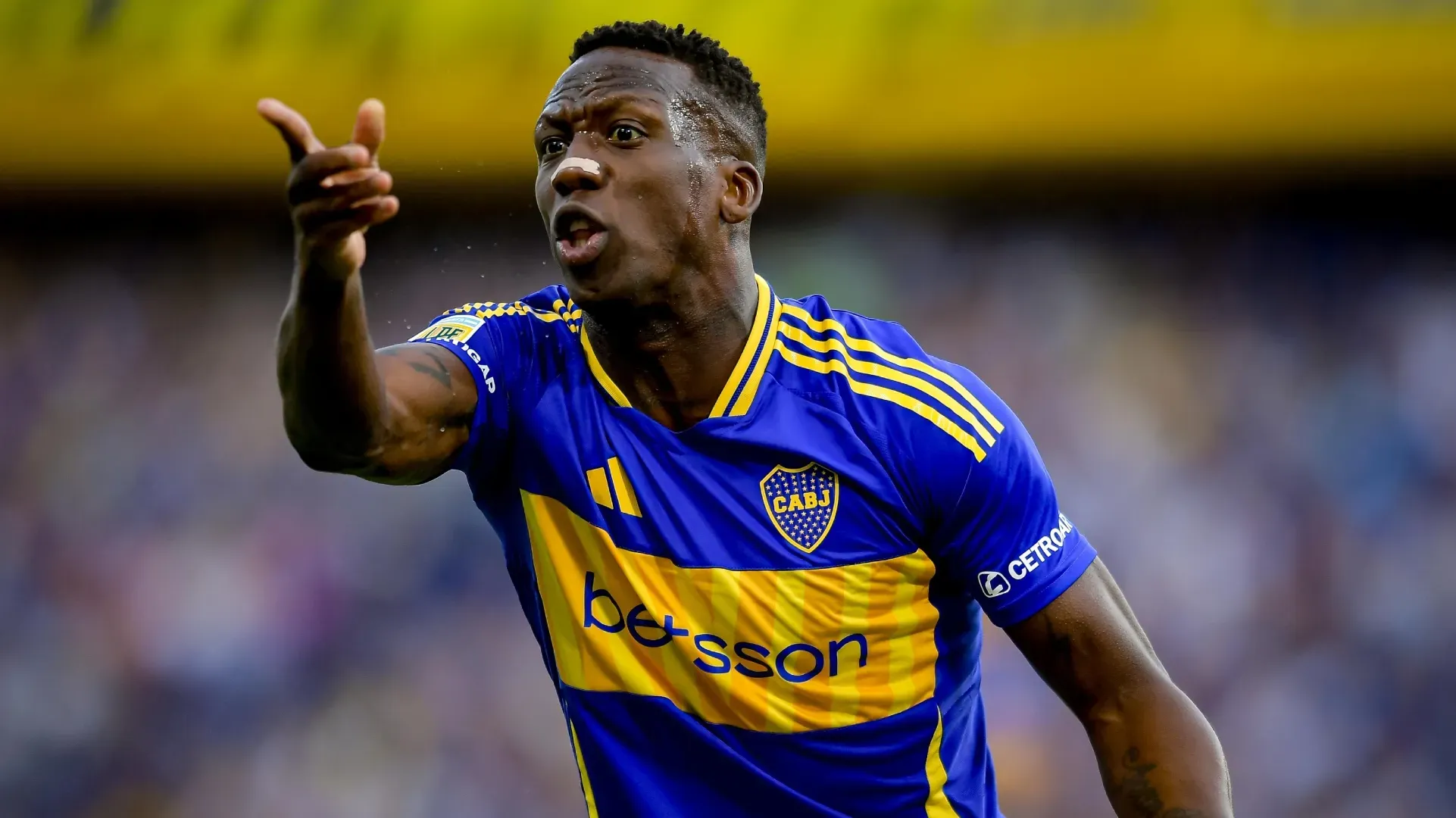 Advíncula seguirá en Boca porque ningún club puede igualar su sueldo. (Getty)