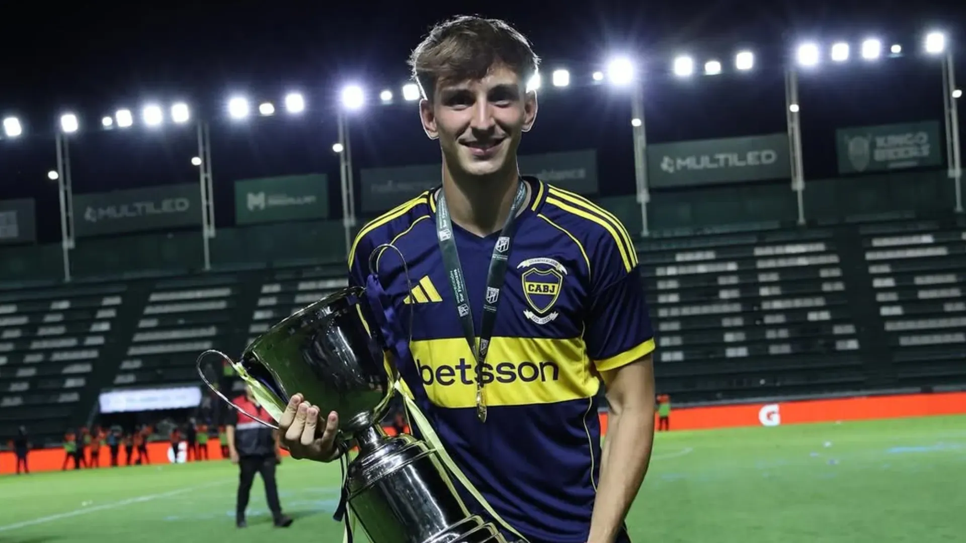 Simoni es seguido por Chacarita y Banfield. (Instagram)