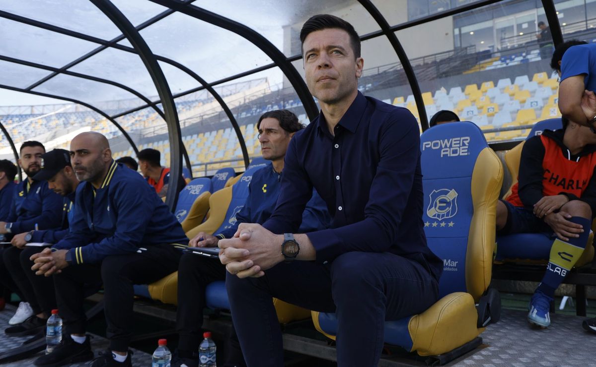 Esteban Solari, DT de Everton, desafía a Colo Colo