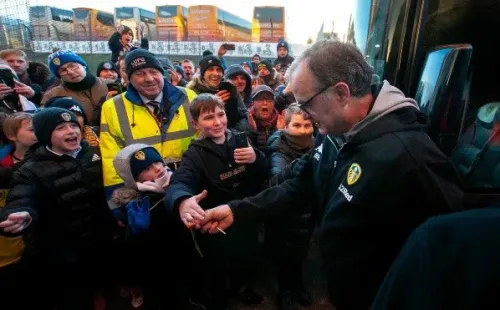 Marcelo Bielsa tuvo un lindo gesto con los hinchas del Leeds