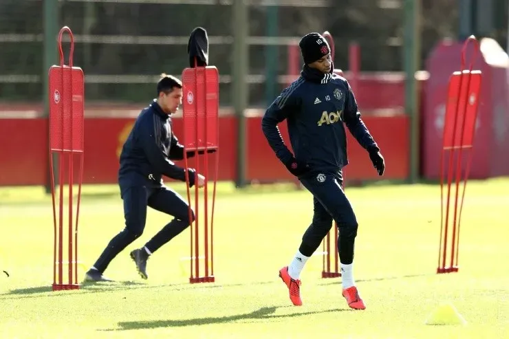 Sánchez compite por un puesto con Martial (Getty)