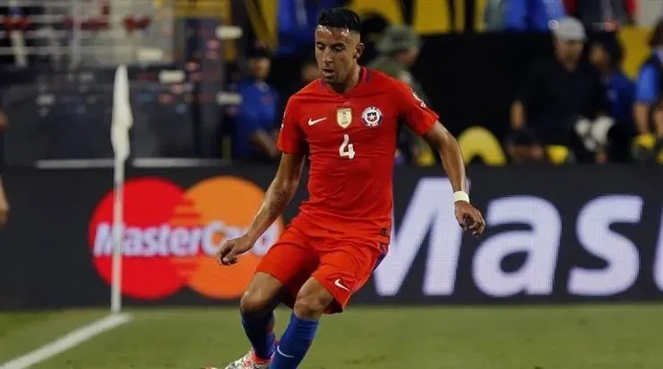 Mauricio Isla, defensor (Fenerbahce/TUR)