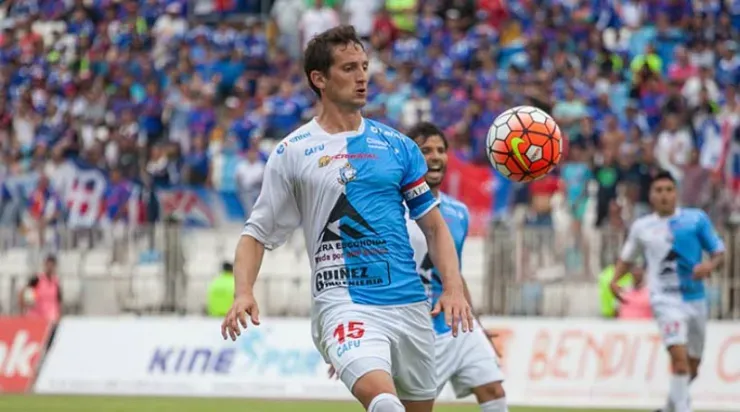 Alejandro Delfino, defensor