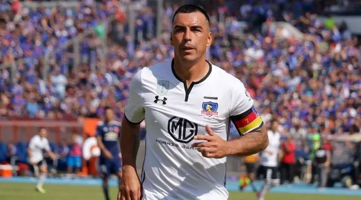 Esteban Paredes | Delantero