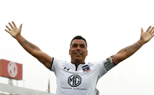 Esteban Paredes | Delantero