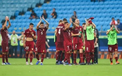 El plantel de Qatar despidiéndose del Maracaná (Foto: Getty Images)