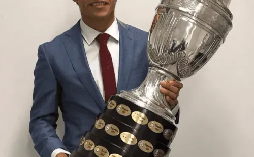 Matías y la Copa donde no aparece el bicampeonato de Chile