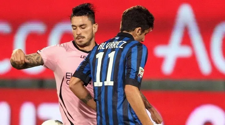 Mauricio Pinilla (2003-2004) Fue fichado por los neroazzurri directo desde la Universidad de Chile pero jamás llegó a debutar con ellos. Fue prestado en dos ocasiones, al Chievo Verona y al Celta de Vigo, hasta que finalmente fue vendido al Sporting de Lisboa.