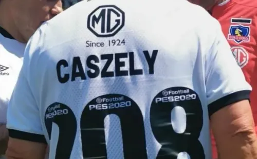 Caszely utilizó una camiseta con su récord en el preliminar del sábado
