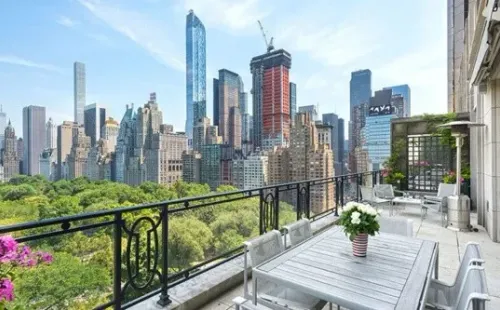 Sting tiene problemas de vista.