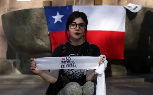 El mensaje más repetido tras la desafortunada frase del Presidente Sebastián Piñera, quien declaró que había “una guerra contra un enemigo muy poderoso”. Un día después, se retractaría.