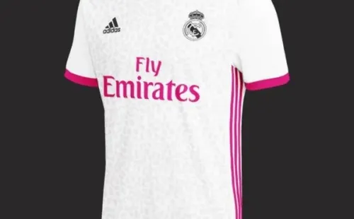 La camiseta tendrá detalles en rosa