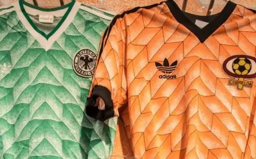 La camiseta de Alemania junto a una clásica de Cobreloa