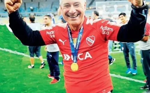 Ariel Holan cuando fue campeón de la Copa Sudamericana.