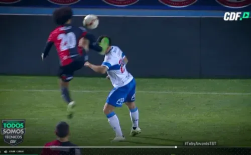 Premio Karate Kid a la mejor patada voladora: “el ganador es Eduard Bello por su patada a Juan Cornejo”.