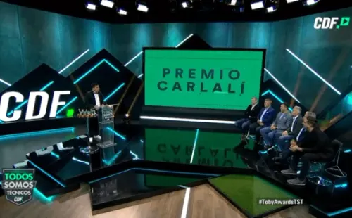 Premio Carlalí al que duró menos que un Candy: “el ganador es Hugo Vilches y su 0% como DT de Curicó”.