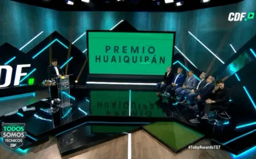Premio Huaiquipán a la mejor frase: “Reinaldo Rueda por: ¡la afición en la calles por donde voy dice paciencia y aguante’”.