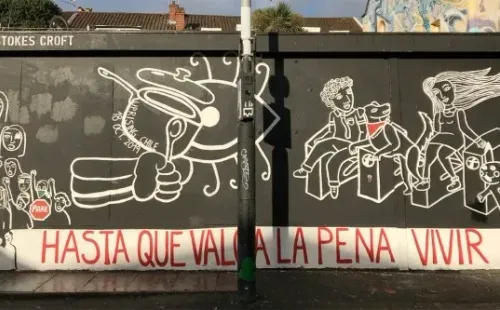 La tercera parte es un homenaje a símbolos de el estallido social.