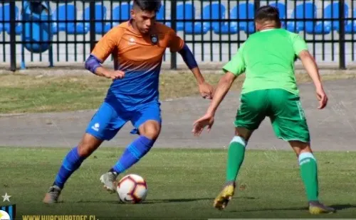 Huachipato mostró esta osada camiseta azul y naranja