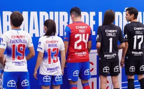 Los dorsales de la nueva indumentaria cruzada. Foto: Guille Salazar