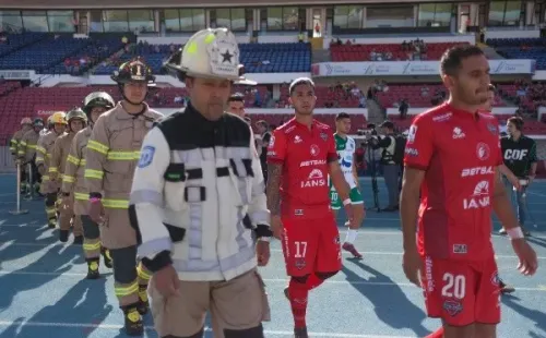 Bomberos acompañaron a ambos equipos. Foto: Agencia Uno