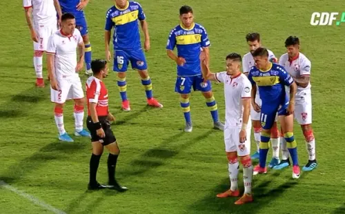 Pero Jaime lo estaba esperando para aplicar el “calzón chino”.Foto: CDF