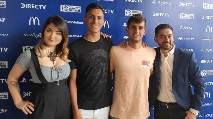 Villanueva y Saavedra acompañado deCaprimint y Bruno Sampieri, los conductores de la competencia en Chile. Foto: Miguel Gutiérrez