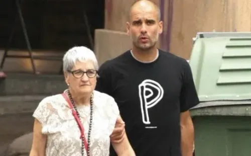 Guardiola junto a su madre. (Foto: Internet)