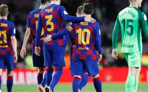 Piqué y Messi son jugadores referentes del plantel catalán.
