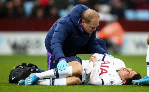 Son sufrió una fractura en su brazo ante el Aston Villa (Getty Images)