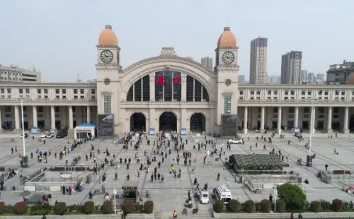 La estación de Wuhan funcionó nuevamente para el transporte de pasajeros. (Foto: Getty Images).