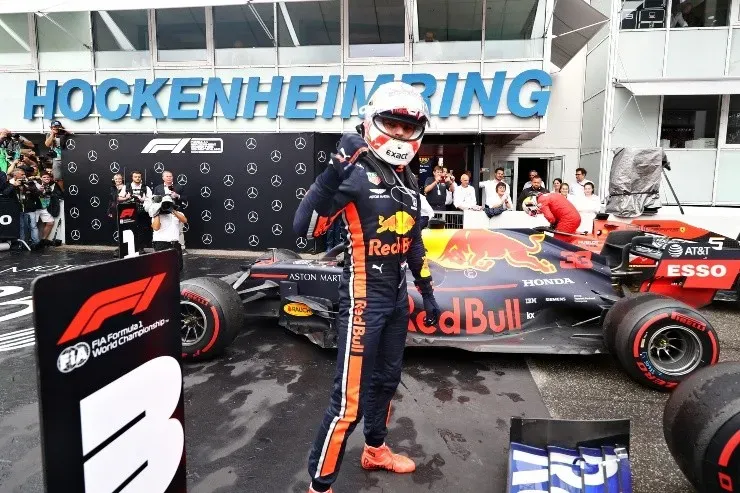 El ganador de la carrera, Max Verstappen, celebra en el parque cerrado durante el Gran Premio F1 de Alemania en Hockenheimring en julio 28, 2019 en Hockenheim, Alemania. (Foto: Getty Images).