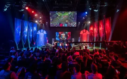 Red Bull Solo Q pasa a ser online