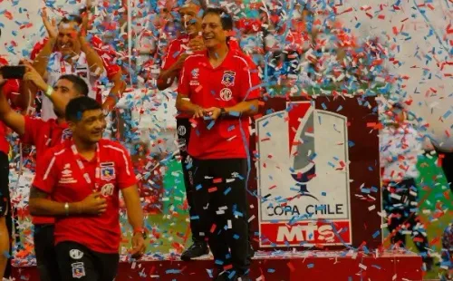 Mario Salas levantó la Copa Chile 2019 con Colo Colo. (Foto: Agencia Uno)