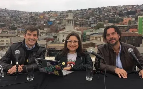 Daniel Stingo comparte con Alejandra Valle y Mauricio Jürgensen en “El Matinal de los que Sobran”.