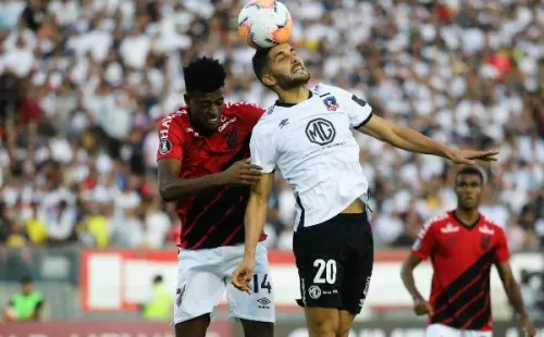 Nicolás Blandi llegó como el gran fichaje de este mercado a Colo Colo, pero ha sufrido una serie de infortunios entre lesiones, pirotecnia y ahora la suspensión temporal. (Foto: Agencia Uno)